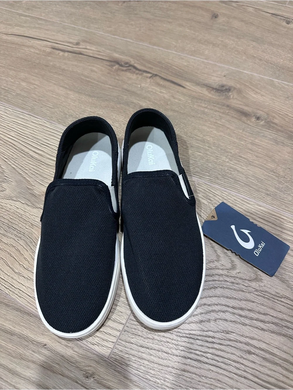 NWT Olukai Women’s Black Slip-On Canvas Sneakers Size 8.5